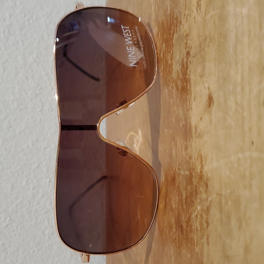 NEW Nine West sunglasses.  NEW WITH Tags attached